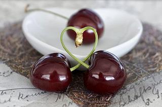 cherries-2444822__340.jpg