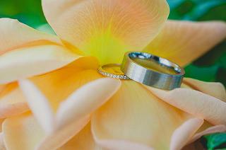 the-wedding-rings-1720333_960_720.jpg